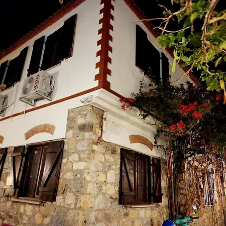 Sigacik Kaleici Tas Ev بيت للعطل *