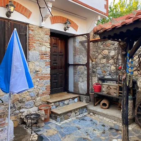Sigacik Kaleici Tas Ev